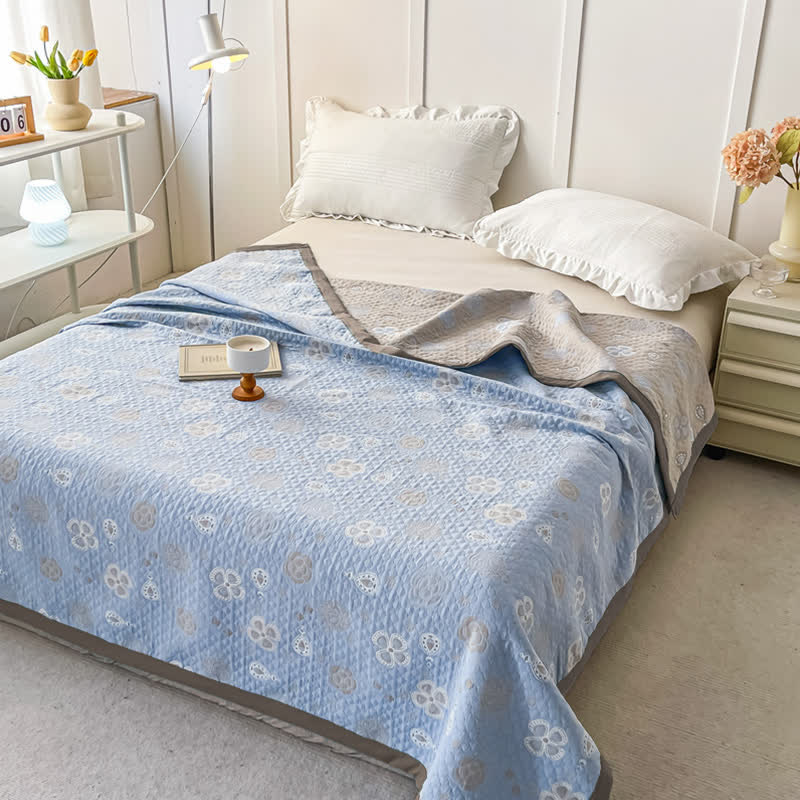 Bequeme, atmungsaktive Steppdecke aus Baumwollgaze mit Blumenmuster