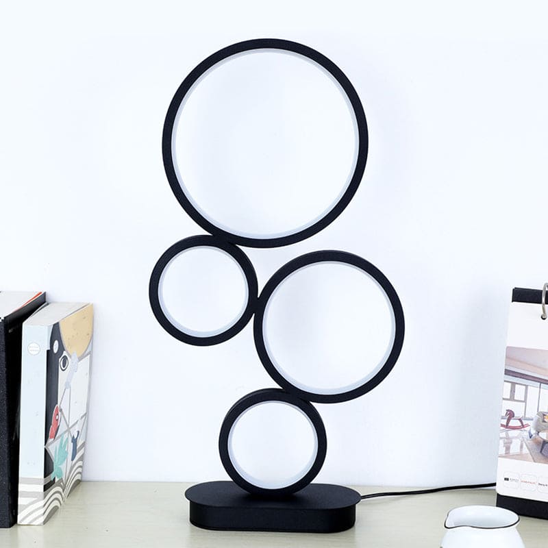 Schlanke Tischlampe Wohnzimmer