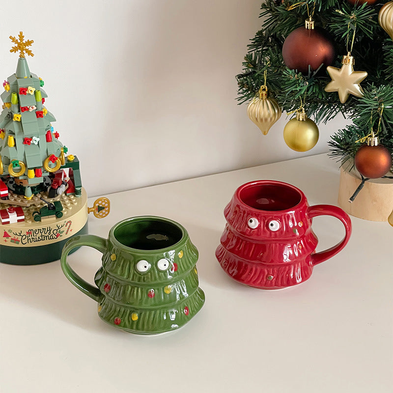 Tasse im Weihnachtsstil