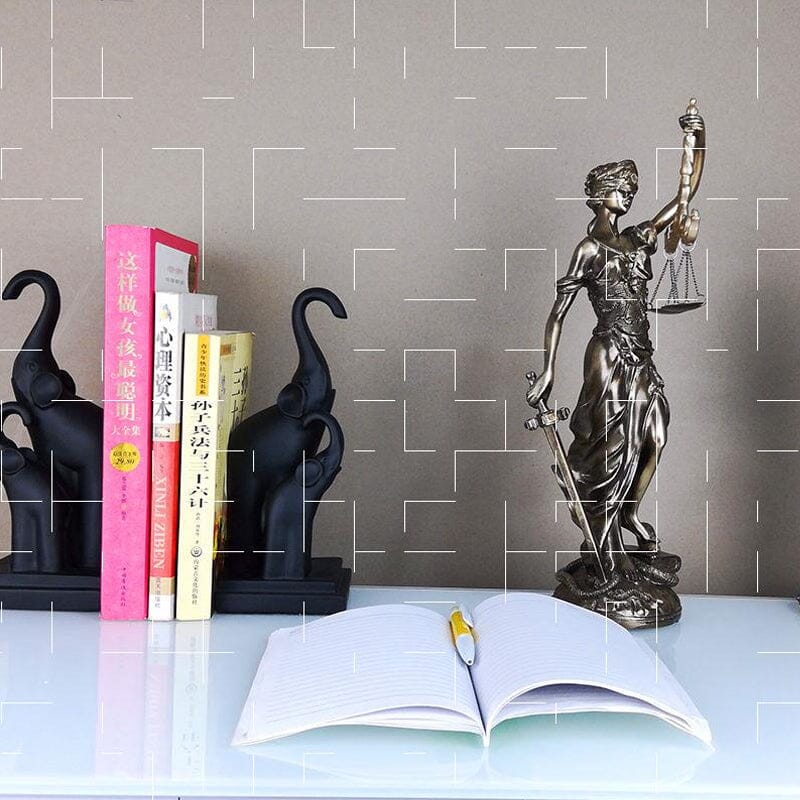 Dekorationsstatue der Göttin der Gerechtigkeit