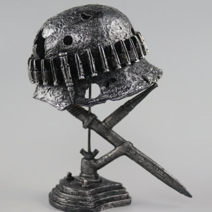 Sandsberg | AntiqueLume | Vintage Stahlhelm Tischlampe – Zeitlose historische Wohnkultur