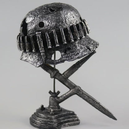Sandsberg | AntiqueLume | Vintage Stahlhelm Tischlampe – Zeitlose historische Wohnkultur