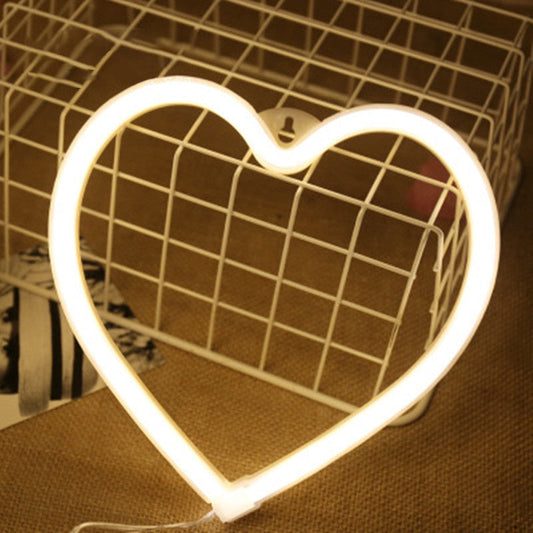 Herzförmige Kunststoff Nachttischbeleuchtung Cartoon Stil LED Weiß Wandlampe mit UDB Stecker-Kabel