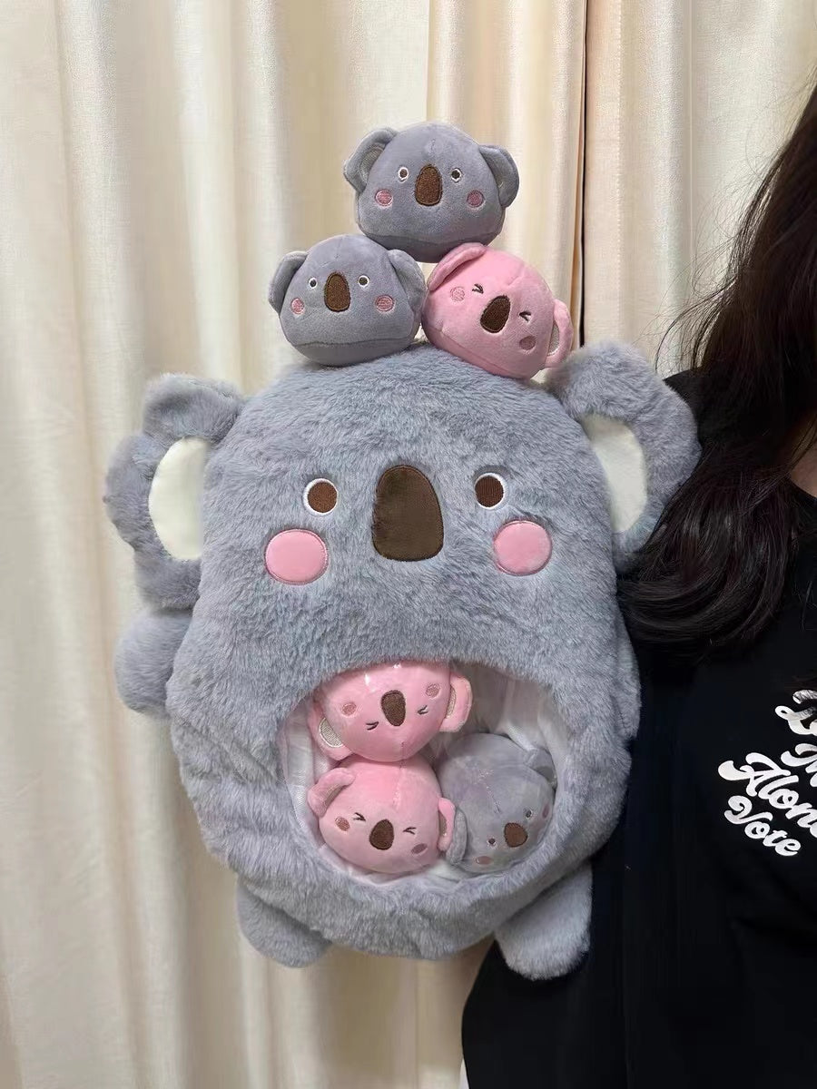 Eine Tasche mit Kawaii Koala Wurfkissen Plüschspielzeugen Stoffpuppe