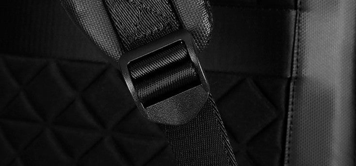 Sandsberg | Hochkapazitäts Ultra-dünner Laptop Rucksack, mit mehreren Fächern, wasserdichtem Material, besonderer Laptop-Schicht und atmungsaktivem Rückenpolster, geeignet für 15,6'' Laptop und 12,9'' Tablet