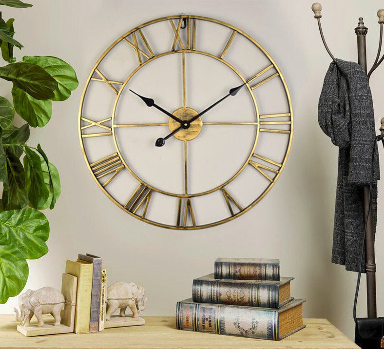 Große Retro-Wanduhr aus Eisen im Vintage-Stil