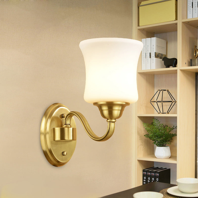Zylinder Schirm Schlafzimmer Wandmontage Licht Traditioneller Stil Milchglas 1/2-Licht Messing-Finish Wandlampe
