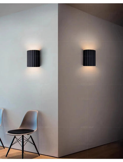 Sandsberg - Moderne Wandlampe aus Lakritzholz
