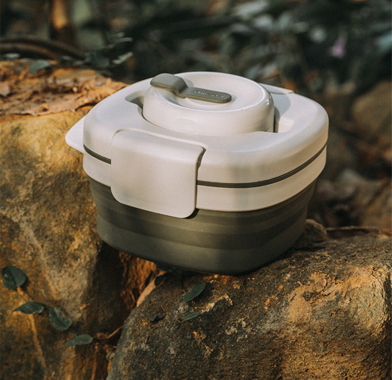 Sandsberg | Tragbares Silikon-All-in-One Campingtischgeschirr-Set