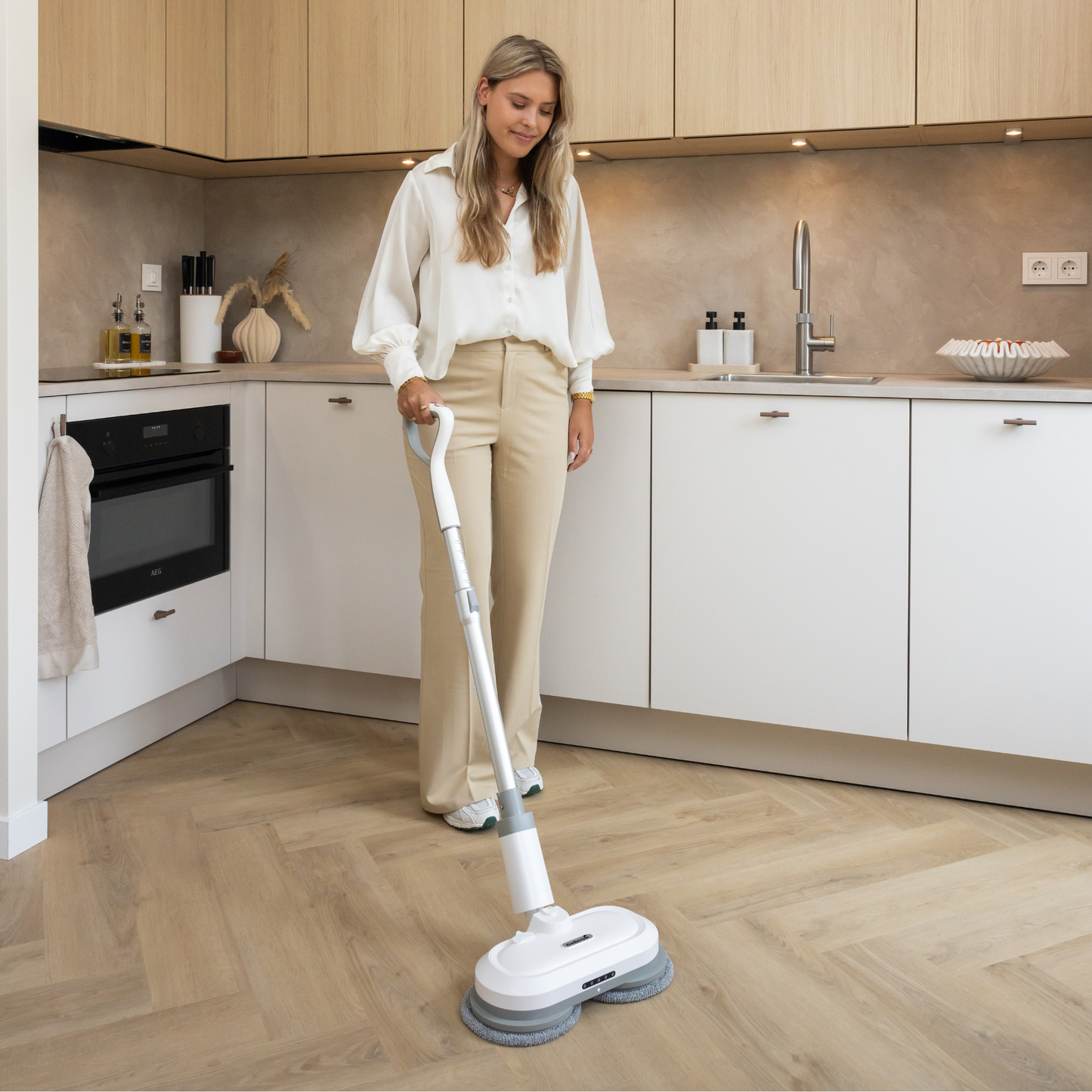 Sandsberg | GlidePro – Fortgeschrittener kabelloser Smart Mop für müheloses Reinigen und ein funkelndes Zuhause