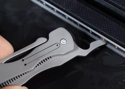 Sandsberg | Pure Titanium Faltkamm - Antistatischer Reise-Massagkamm