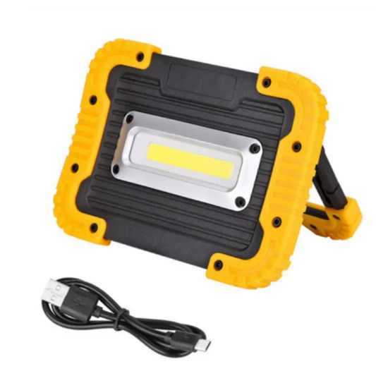 Sandsberg | Wiederaufladbare LED Baustellenstrahler – Tragbare Arbeitsleuchte mit USB und Robuster Hülle