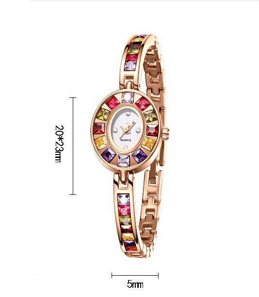 Luxuriöse Uhr mit kleinem Zifferblatt