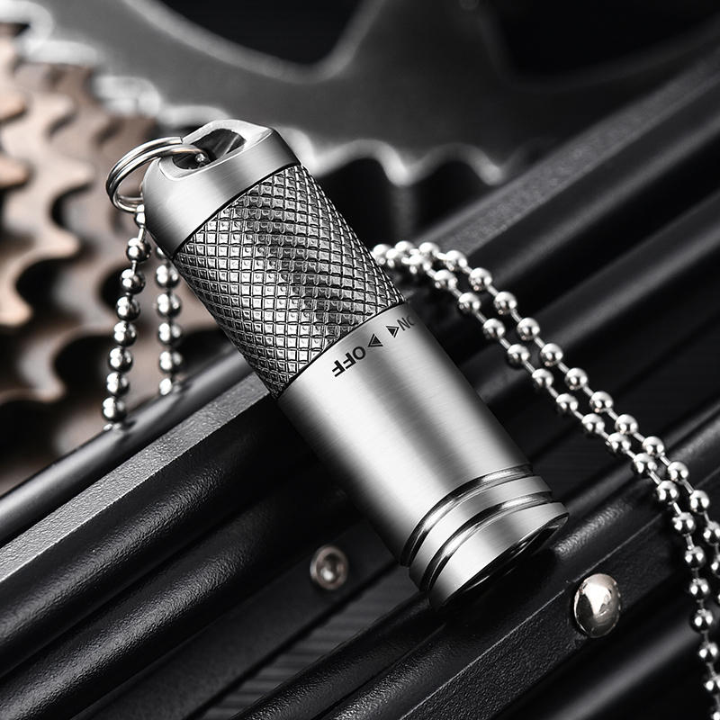 Sandsberg | Outdoor Titanlegierung Schlüsselanhänger Taschenlampe