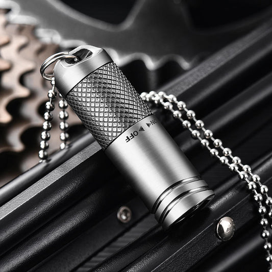 Sandsberg | Outdoor Titanlegierung Schlüsselanhänger Taschenlampe