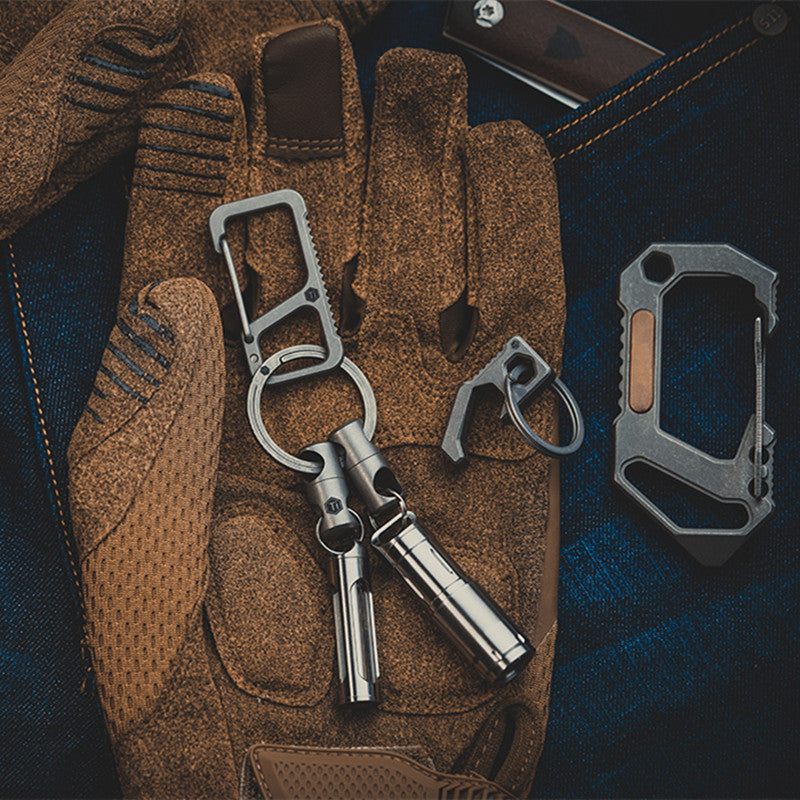 Sandsberg | Titanlegierung Universeller Rotierender Schlüsselanhänger (2er-Pack)