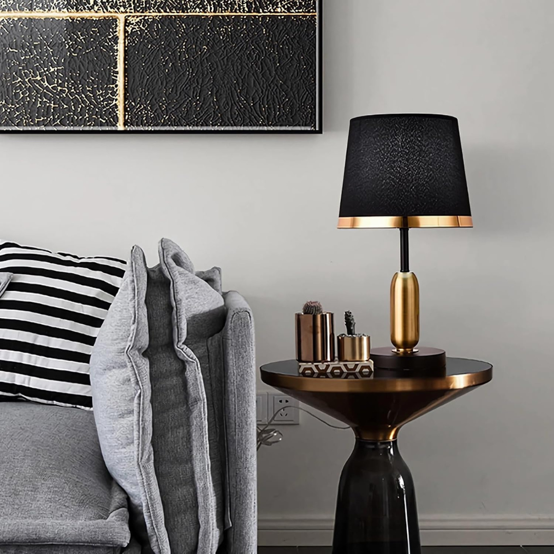 Sandsberg | Lumivara Moderne Schwarze Stoff Tischlampe – Elegante Wohnraumbeleuchtung