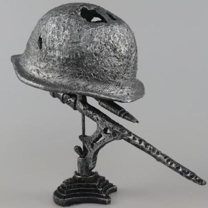 Sandsberg | AntiqueLume | Vintage Stahlhelm Tischlampe – Zeitlose historische Wohnkultur