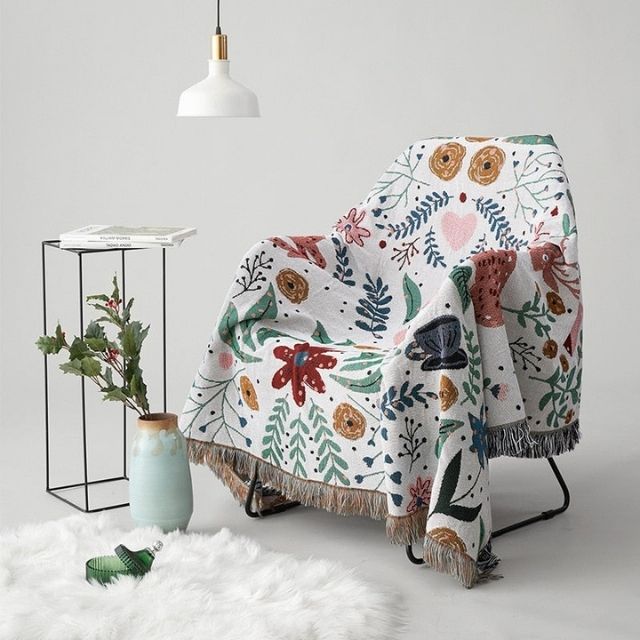 Kuscheldecke mit Fransen im Zauberwald-Design