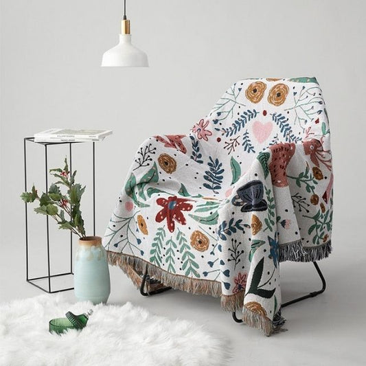 Kuscheldecke mit Fransen im Zauberwald-Design