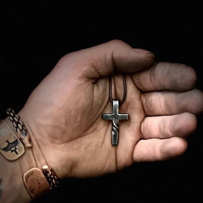 Handgemacht - Kreuz-Halskette