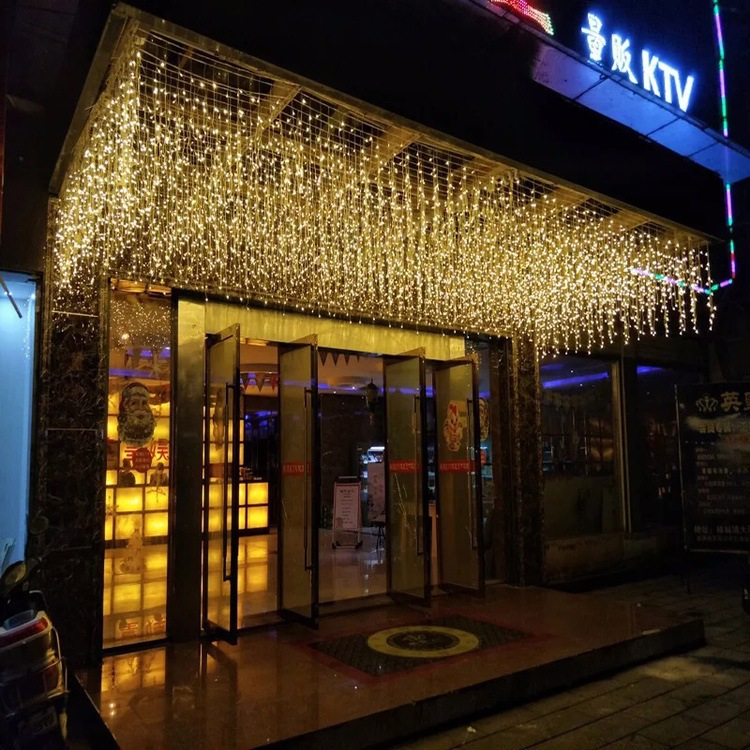 Sandsberg | LED Sternenhimmel Eiszapfen Lichterkette – Dekorative Lichtervorhänge für Weihnachten und Garten