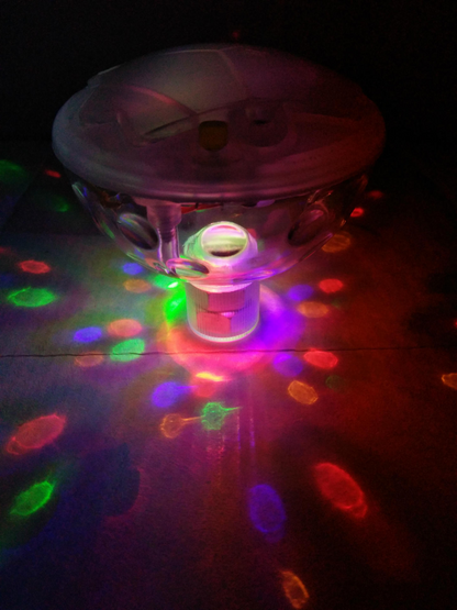 Sandsberg | LED Schwimmende Badewannenlampe – Wasserdichte Unterwasserleuchte für Bad, Pool und Party