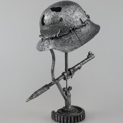 Sandsberg | AntiqueLume | Vintage Stahlhelm Tischlampe – Zeitlose historische Wohnkultur