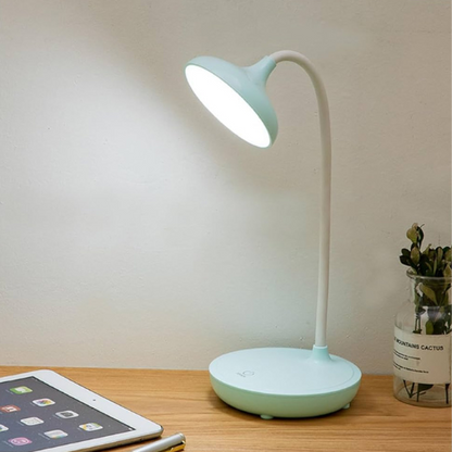 Schreibtischlampe mit USB-Ladefunktion