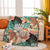 Dekorative Decke mit Blumenmuster und Quasten