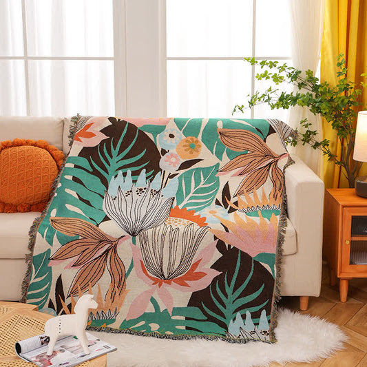 Dekorative Decke mit Blumenmuster und Quasten