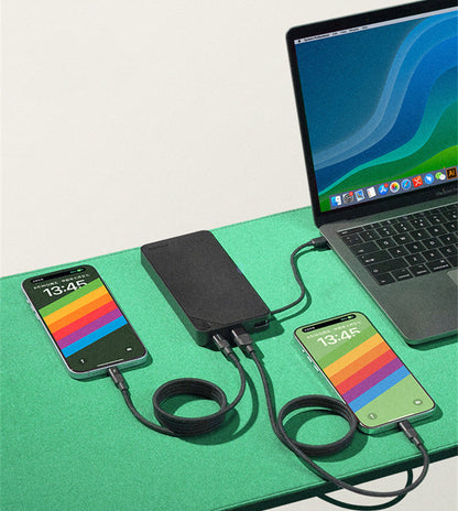 Sandsberg | Next-Generation Hochkapazitäts 30W Schnelllade-Powerbank mit integriertem Kabel