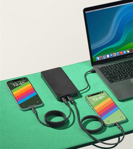 Sandsberg | Next-Generation Hochkapazitäts 30W Schnelllade-Powerbank mit integriertem Kabel