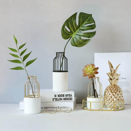Sandsberg Eisen-Keramik Design Vase | Modernes Gittermuster | Elegante Dekoration | Für Wohnzimmer & Büro