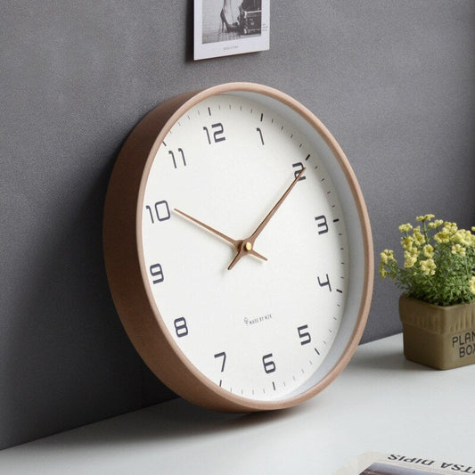Skandinavische Holzwanduhr - Zeitloser Luxus & Design