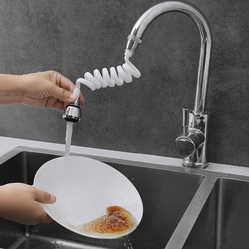 Wasser sparender Verlängerungsaufsatz für Wasserhähne mit ausziehbarem Design.