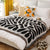 Leichte, weiche Decke mit Retro-Blattquaste