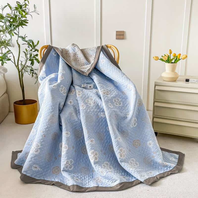 Bequeme, atmungsaktive Steppdecke aus Baumwollgaze mit Blumenmuster