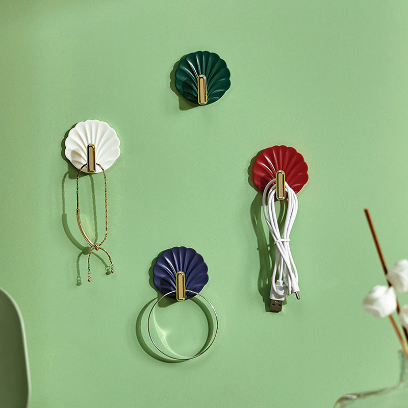 Sandsberg | Luxurious shell-shaped hooks