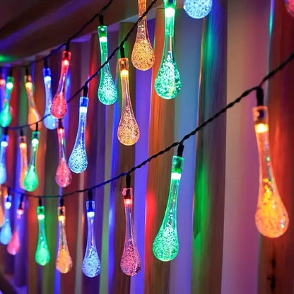 Sandsberg | Solar LED Lichterkette – Bunte Tropfenlichter für Garten, Terrasse und Dekoration