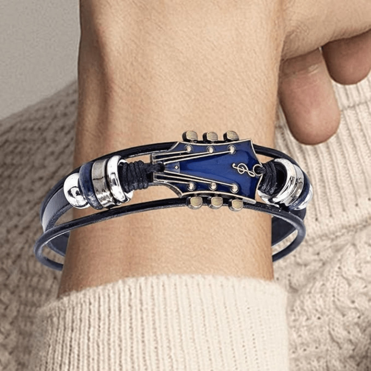 Sandsberg | Lederarmband mit gitarreninspiriertem Design