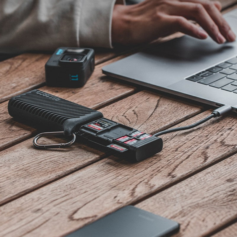 Sandsberg | Hochgeschwindigkeits SD/TF Speicherkarte Speicher- und Lesebox