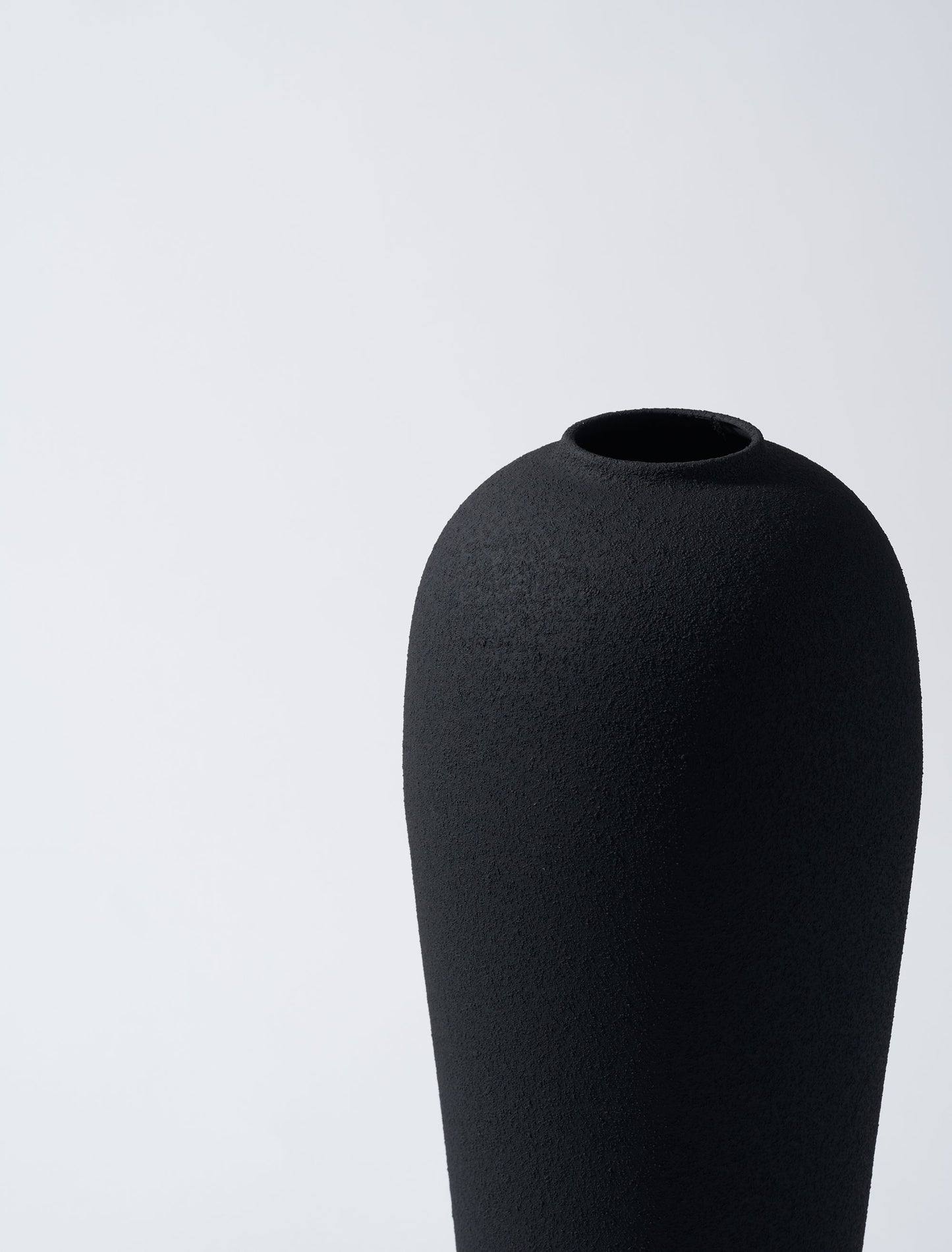 Sandsberg | Lola Vase - Texturiertes Schwarz