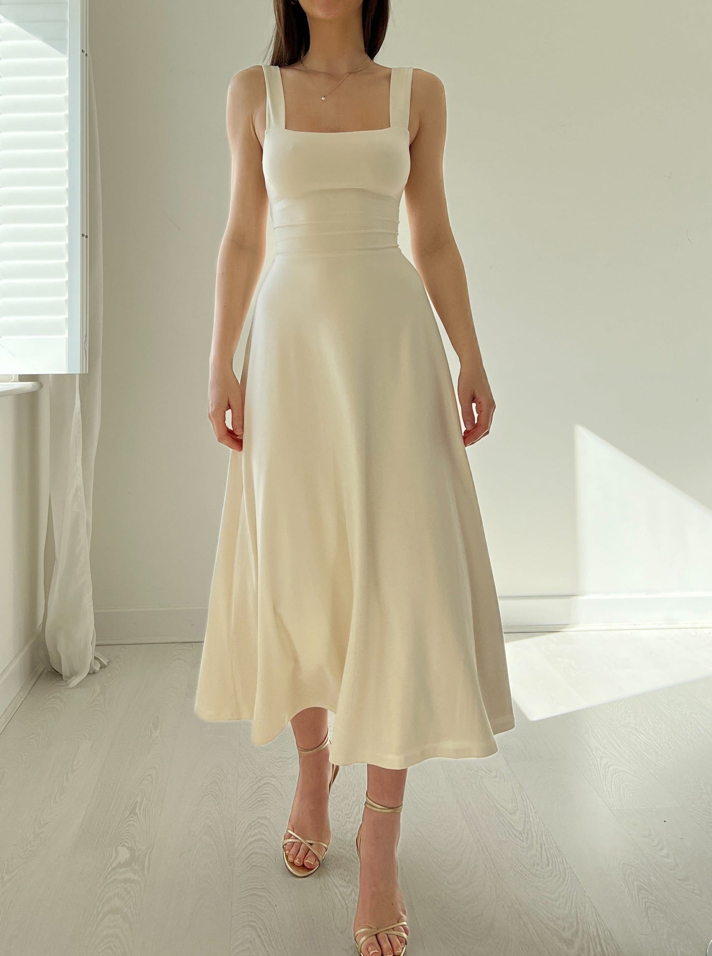 Neue Midi-Kleid mit dicken Trägern für Frauen