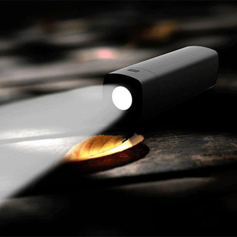 Sandsberg | 6-in-1 Kabelorganizer mit Mini-Taschenlampe und Notstrombank