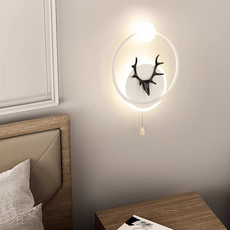 Zeitgenössische kreative Zylinderaastronauten-Horn-Aluminium-Eisen-Harz-LED-Wandlampe für das Schlafzimmer