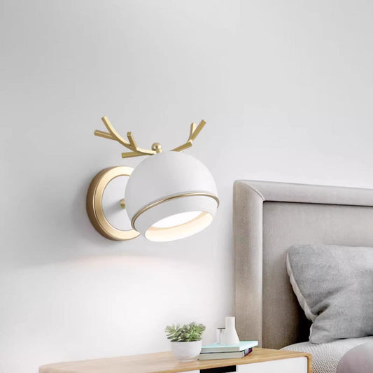 Zeitgenössische kreative Geweih-Globus-Eisen 1-Lampe Wand sconce Lampe für Schlafzimmer