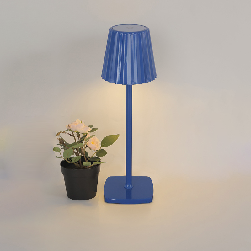 Zeitgenössische skandinavische wiederaufladbare Eisen Acryl Falten Zylinder LED Tischlampe Nachtlicht für Schlafzimmer