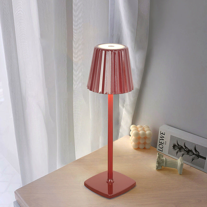 Zeitgenössische skandinavische wiederaufladbare Eisen Acryl Falten Zylinder LED Tischlampe Nachtlicht für Schlafzimmer