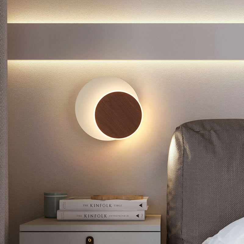 Zeitgenössische skandinavische Eisen-Acryl runde quadratische drehbare LED-Wandleuchte für Nachttisch